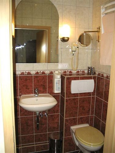Hotel Aurelia Frankfurt nad Menem Zewnętrze zdjęcie