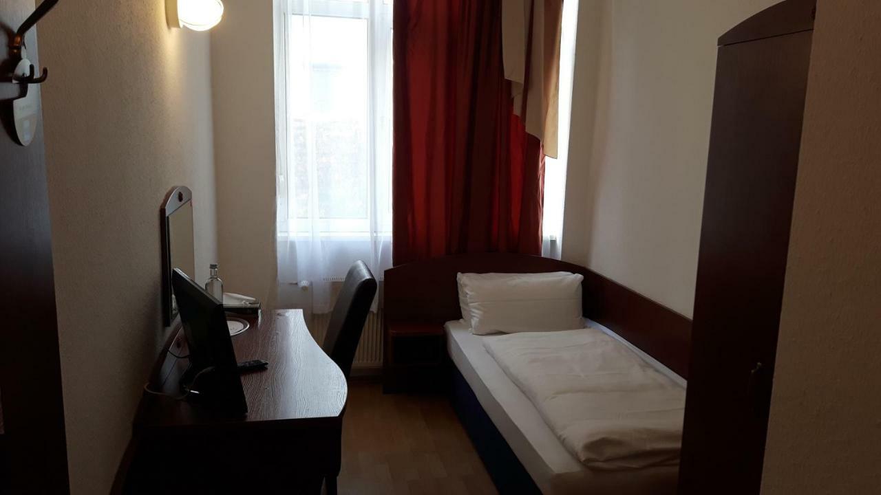 Hotel Aurelia Frankfurt nad Menem Zewnętrze zdjęcie